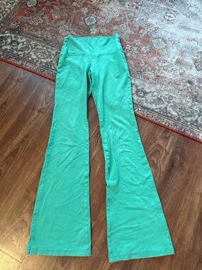 TNA Green Activewear Leggings